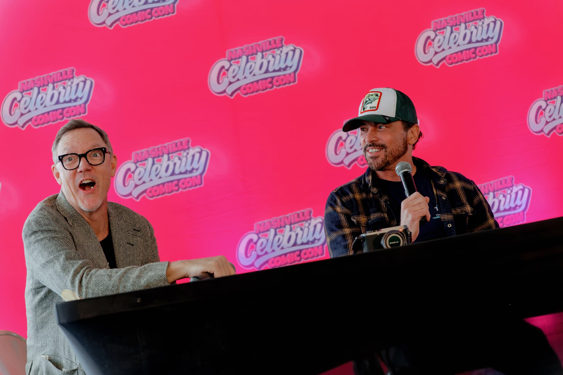 Matthew Lillard and Skeet Ulrich on a panel at Nashville Celebrity Comic Con